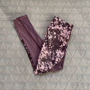 ✨Under Armor Patterned Leggings✨